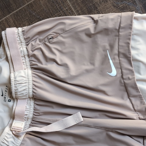 Neutral Super Lightweight Stretchy Dry Fit Nike Pants - Picture 7 of 7